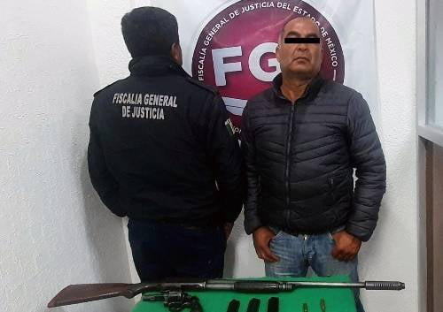 Catean inmueble en Ixtlahuaca y encuentran armamento; hay un detenido